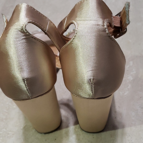 New Champagne Heels - Picture 3 of 4